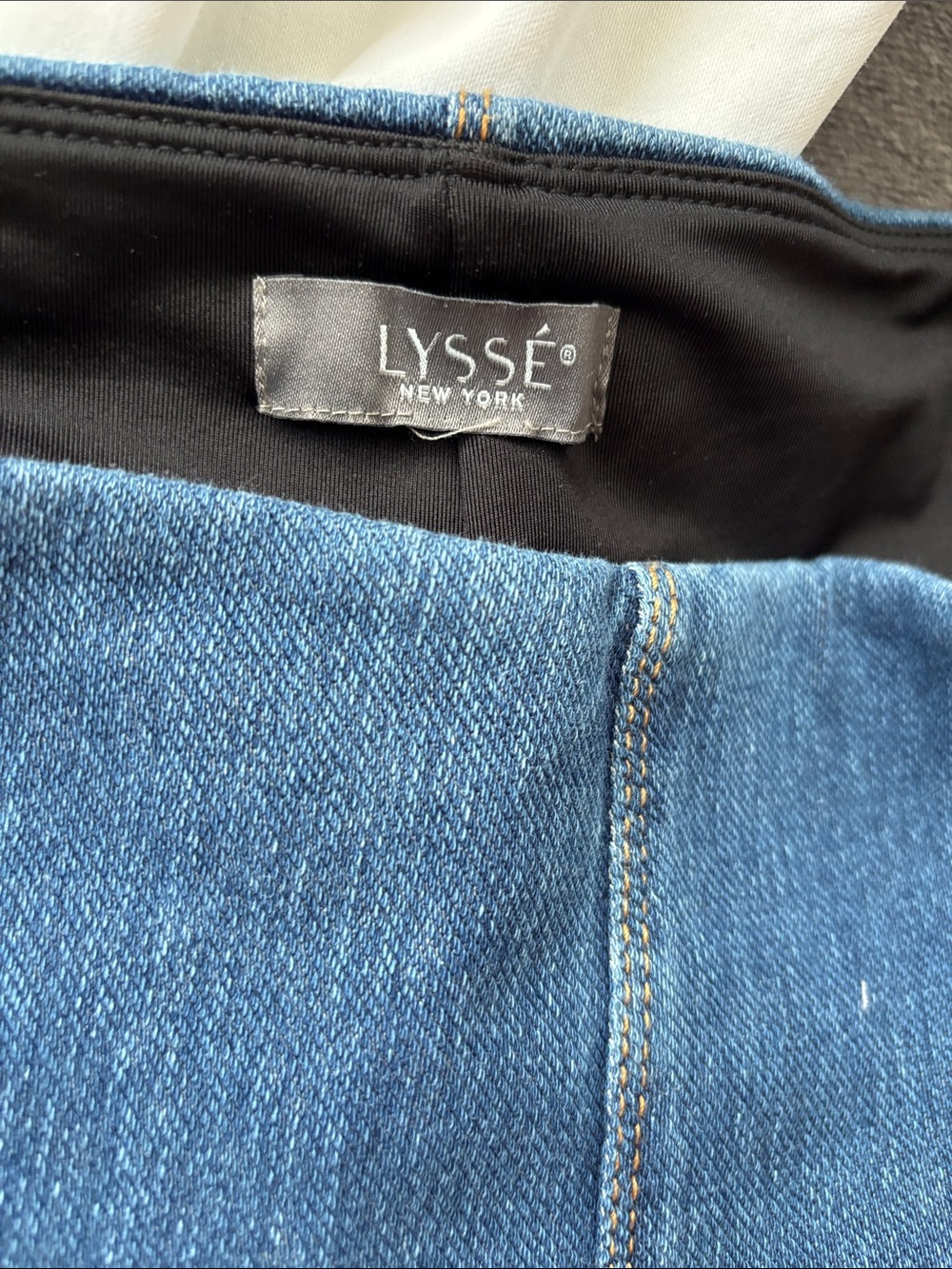 Lysse Blue Denim pant with Contrasting Stitch